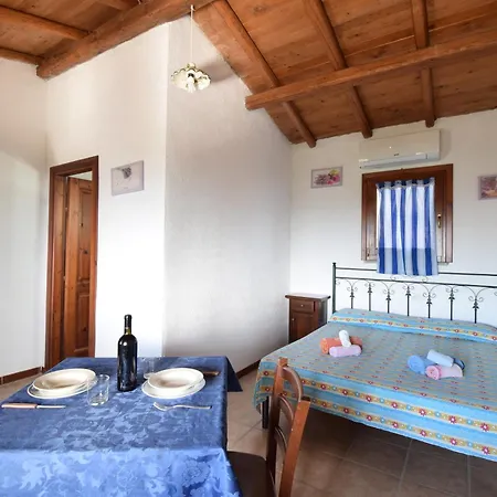 شقة Comino Faro Sea View *