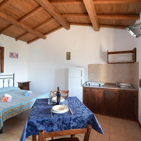 Comino Faro Sea View Apartamento Siniscola
