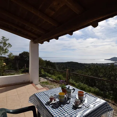 Comino Faro Sea View شقة